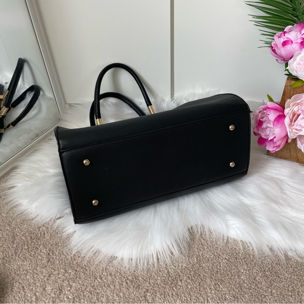 Basic Crossbody Handbag - image 7